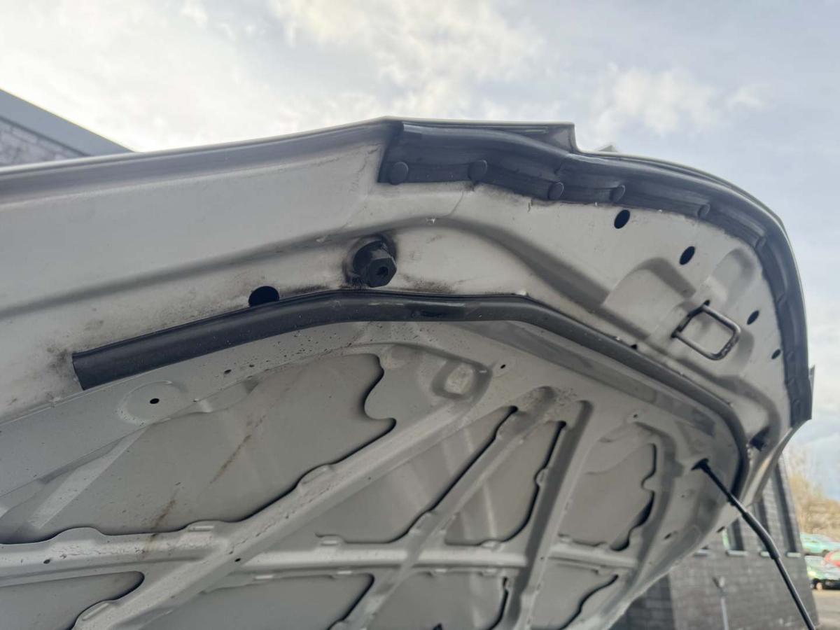 Mazda 3 BK original Motorhaube Silber 4-T&uuml;rer Limousine Bj.2004